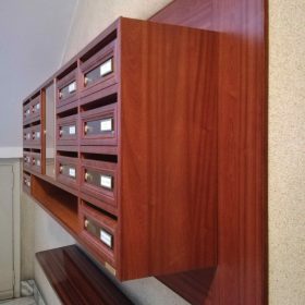 L402 - MOGANO-CON-CORNICIONE